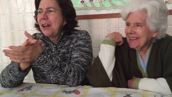 Célia Couto Teixeira e Maria Aparecida: Conversa com Maria Luzia. IMG 1849. 235, 3 MB. 13h15.