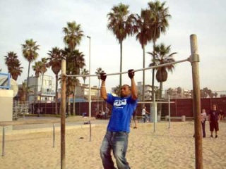 BarTendaz on LA Beach Pullup Bar