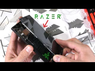 Razer Phone Teardown! - HUGE Heat Pipe - tiny vibrator