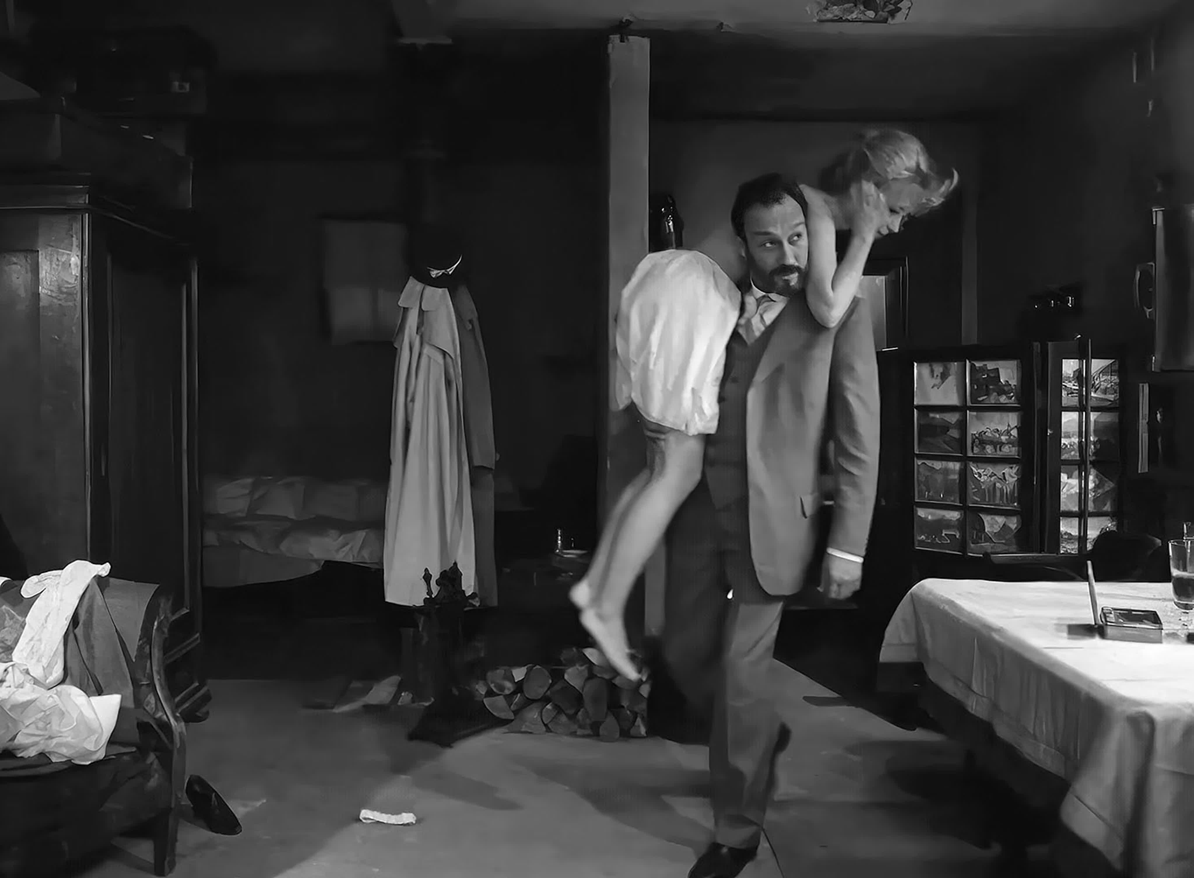 Қыз әжетхананы жалауға мәжбүр болған. Жеке үй порно видео онлайн