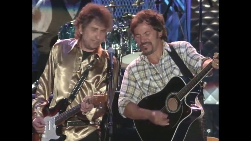 Bob Dylan, Bruce Springsteen perform Forever Young at the Concert for the Rock Roll Hall of