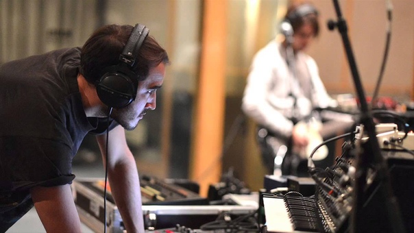 Jagwar Ma cover Frank Oceans Super Rich Kids on BBC Radio