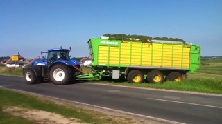 New Holland T 7070 тянет огромный прицеп!