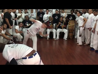 Professora Borrachinha Capoeira Vem mandingueiro