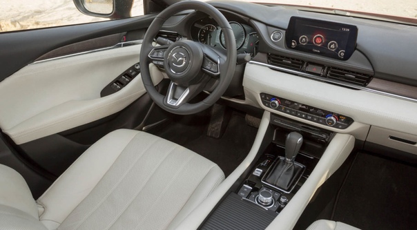Вместо голой немки: первый тест-драйв новой Mazda6. Радикальный и последний рестайлинг в третьем поколении Mazda6, пытающейся конкурировать с немецкими премиум-брендами, привнёс в модель и