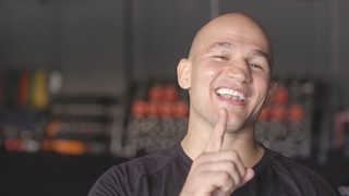 UFC Wichita: Junior Dos Santos - Sting Like Cigano