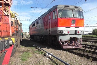 Тепловоз ТЭП70-0368 с приветливой бригадой