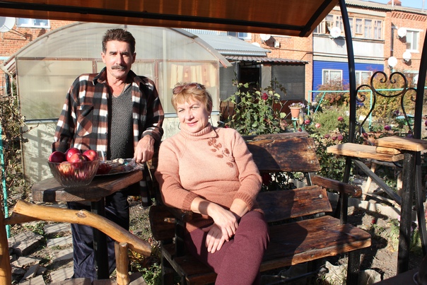 Просто друзья фильм 2005. Характеристика митрофана из комедии недоросль. Комедия недоросль. Семейная картина островский иллюстрации. Сумасшедший вид любви фильм 2013.