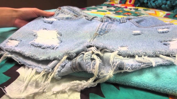 DIY: Destroying Jeans ( Keeping the White Threads) Studding