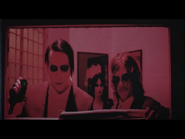 Marilyn Manson DONT CHASE THE DEAD ( Official