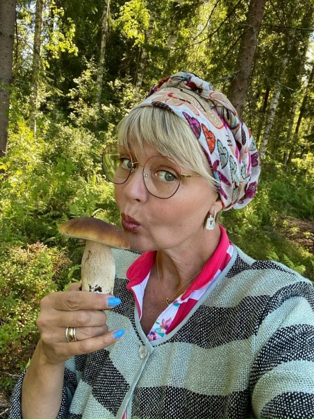 Бабусяка": Меньшова рассмешила фанатов забавными селфи