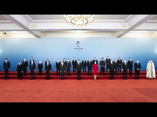 Xi Jinping and Peng Liyuan host banquet for guests attending Winter Olympics