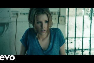 Anna Kendrick - Cups