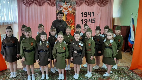 ОРЛЯТА УЧАТСЯ ЛЕТАТЬ. 12 юных патриотов России сегодня пополнили ряды Юнармии. Н
